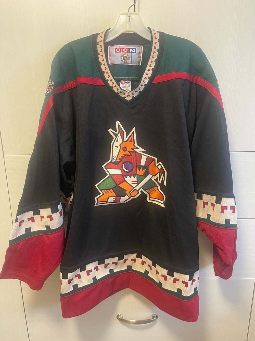 CCM Phoenix Coyotes NHL Kachina Hockey Jersey Size XL Black